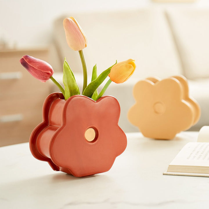 Lisslune | Nordic Bloom Vase – Vibrant decorative accent