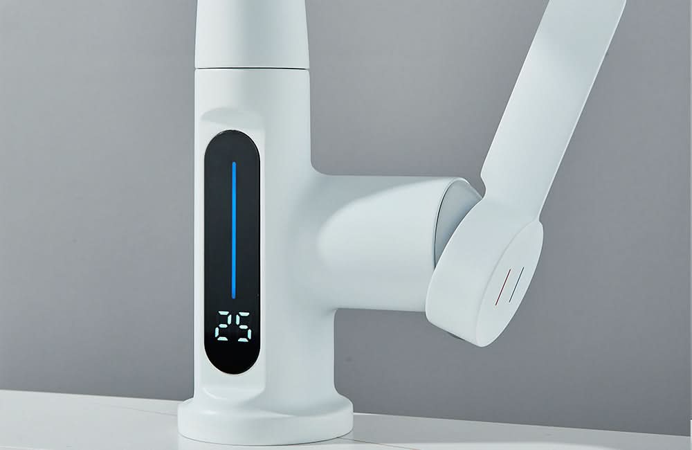 Lisslune | LUXOR - Modern digital washbasin tap