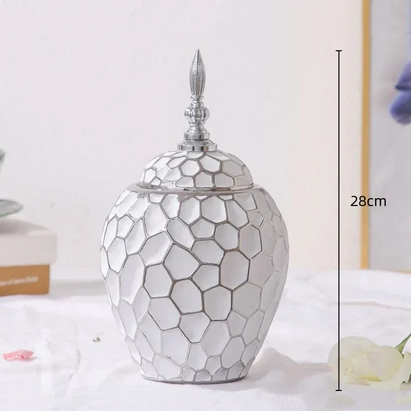 Lisslune | GoldenPattern | Ceramic Vase with Luxurious Gold Accents – Modern Decorative Home Piece
