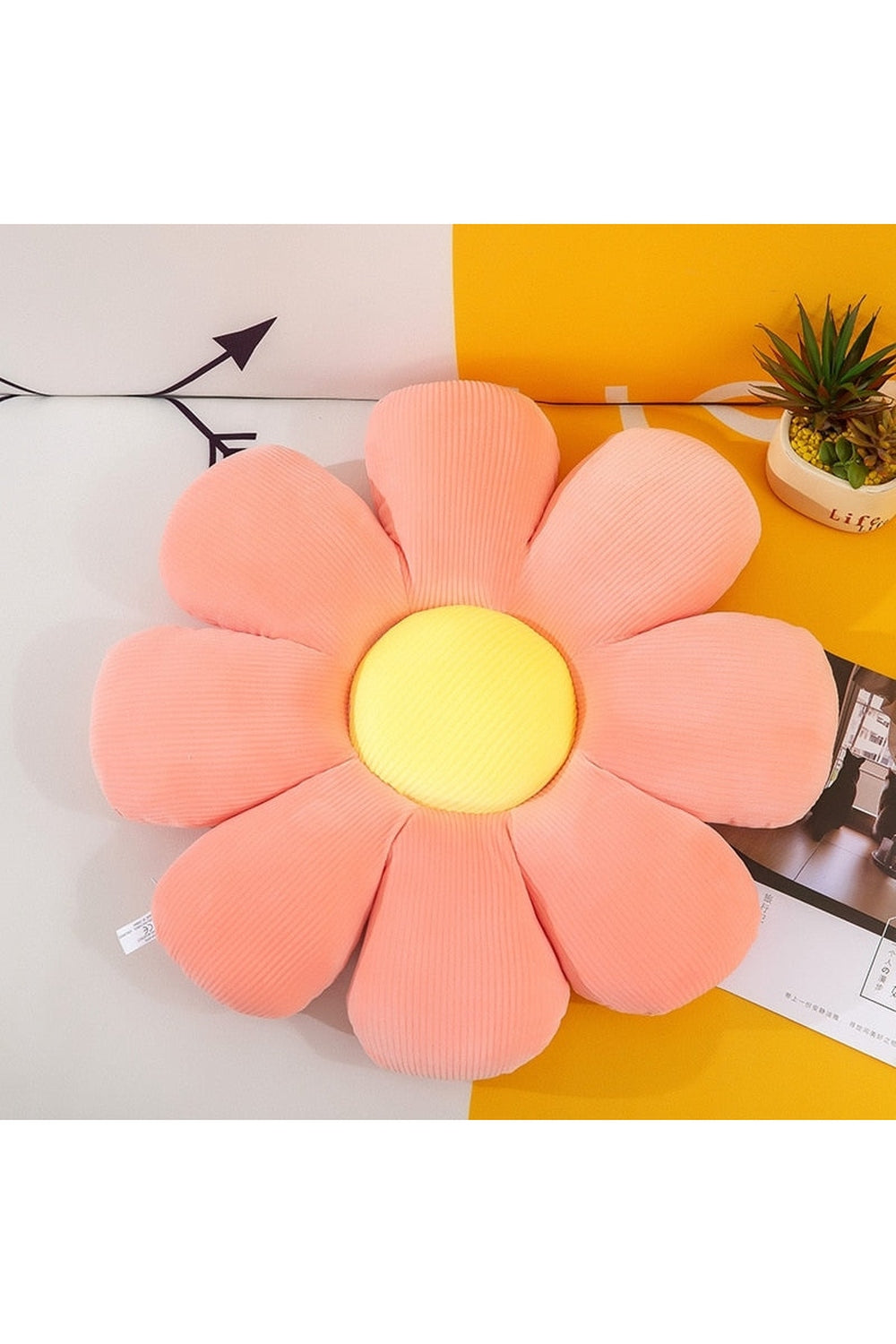 Lisslune | Daisy Pillow Design