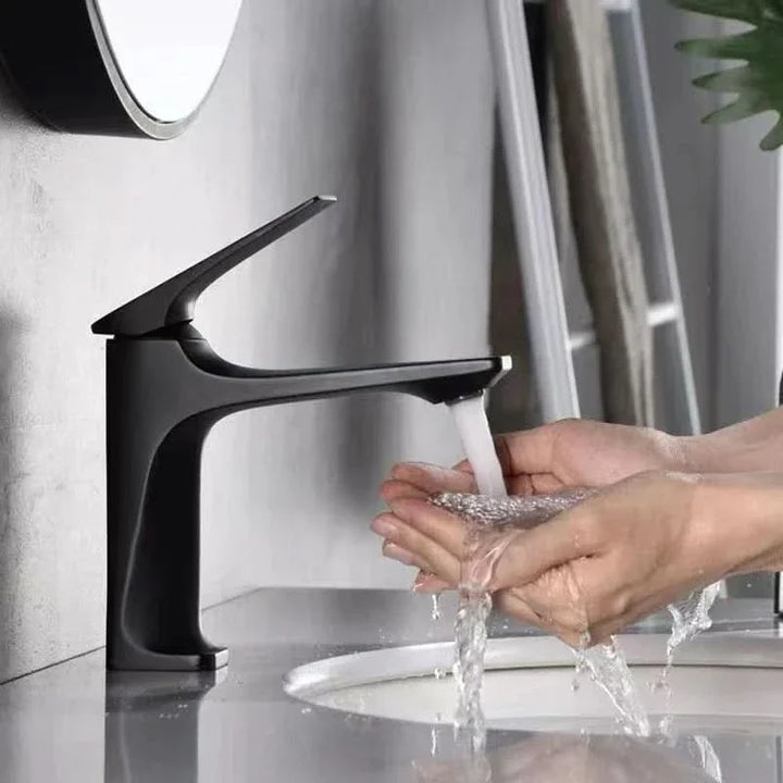 Lisslune | Elegant Bathroom Faucet  Single Handle  Durable Metal