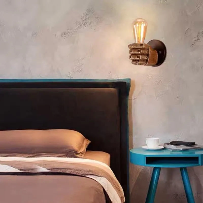 Lisslune | Wall Fist Lamp