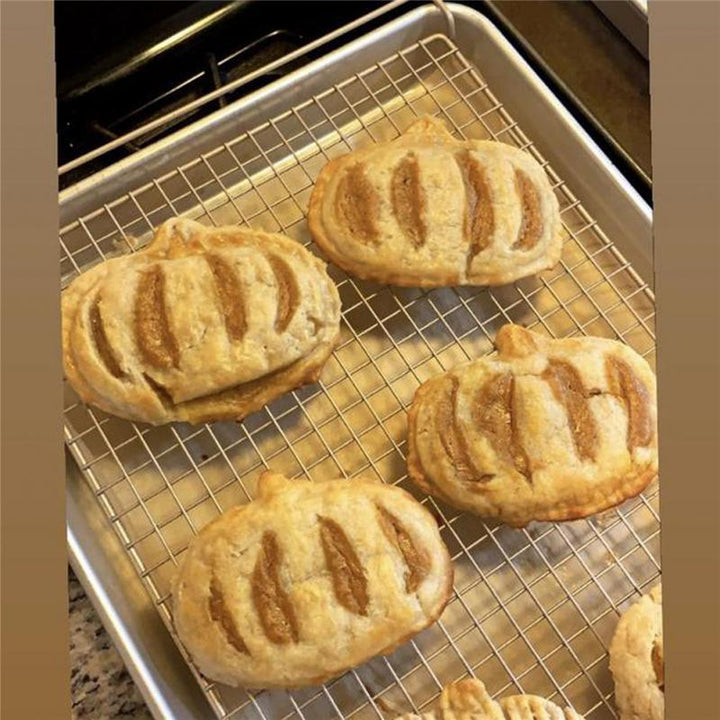 Lisslune | Make Apple Pockets Cookie Cutter