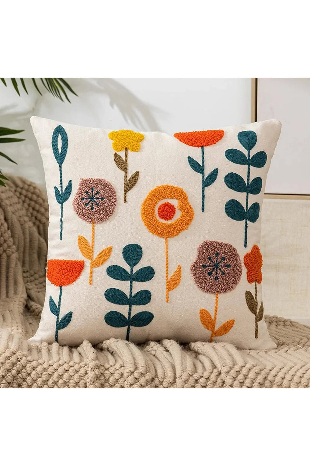 Lisslune | embroidered cushion cover