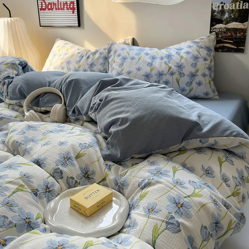 Rynx Bedding Set Duvet Cover Fresh Blue Floral. Crumpled Yann Bed Set Made of Four Parts, Washable Cotton Bed Sheets