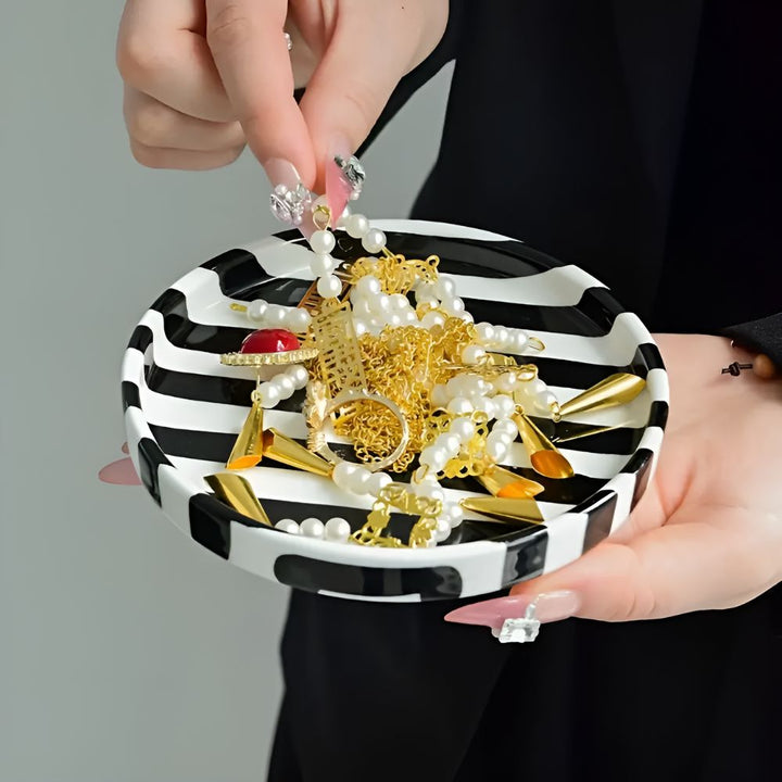Lisslune | Silva Ceramic Stripe Jewelry Tray
