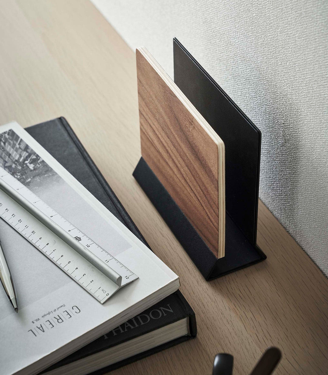 Lisslune | Slim Laptop Stand - Steel + Wood