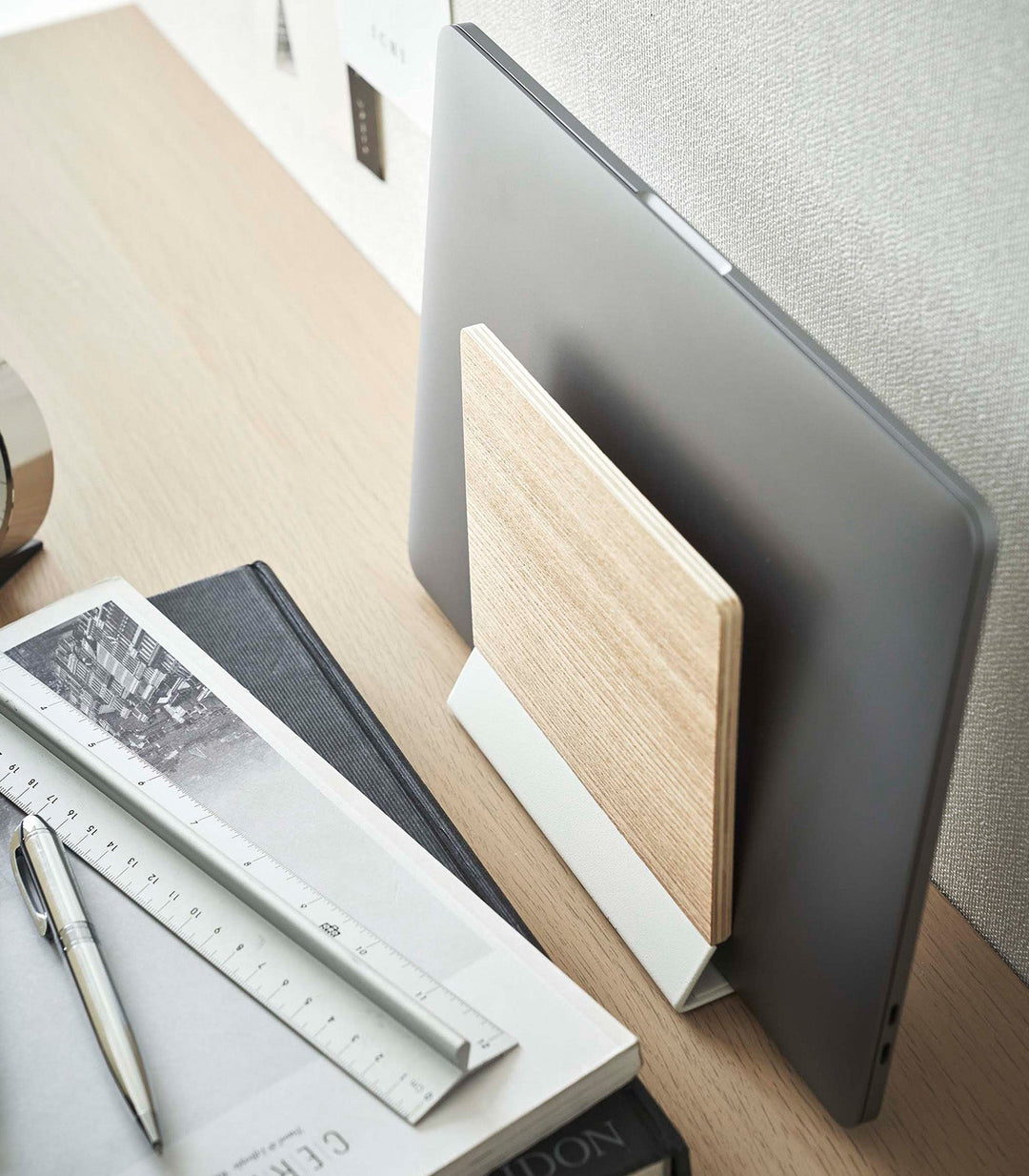 Lisslune | Slim Laptop Stand - Steel + Wood