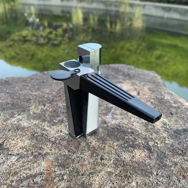 Lisslune | SmokeBlast Hitter Lighter