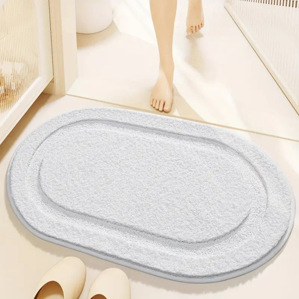 Lisslune | Snug Step Oval Bath Mat