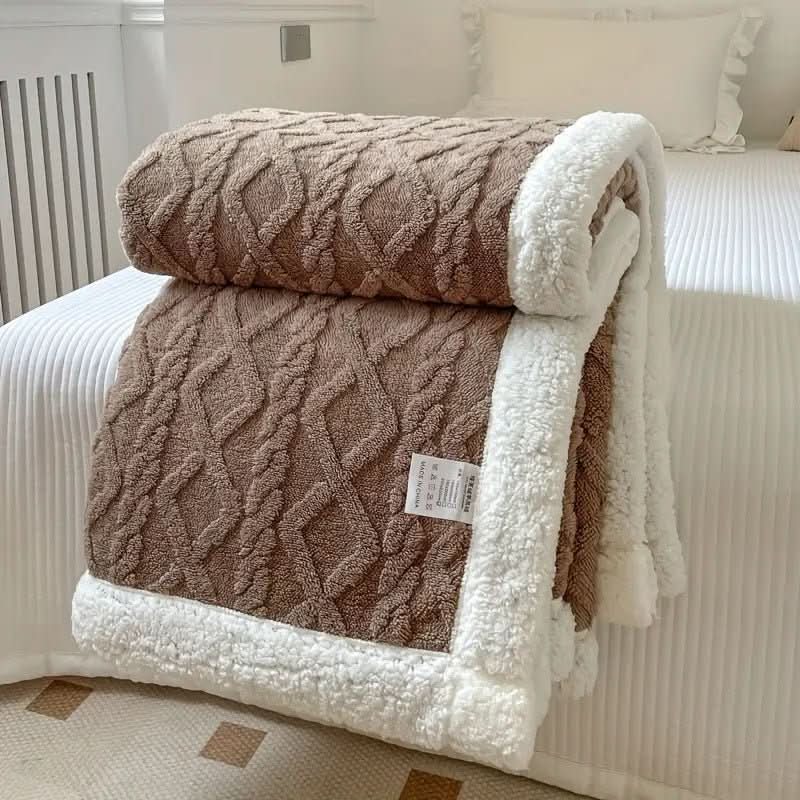 Lisslune | Luxurious Cuddly Blanket for Every Season
