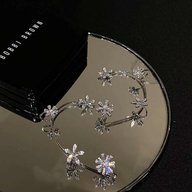 Lisslune | Spinning Snowflake Earrings