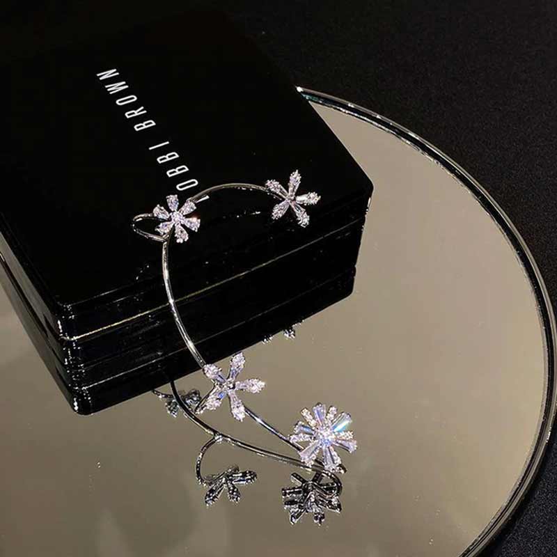 Lisslune | Spinning Snowflake Earrings