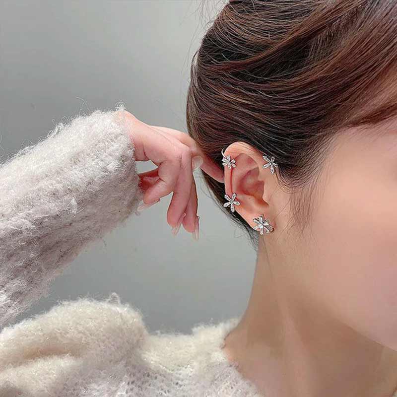 Lisslune | Spinning Snowflake Earrings