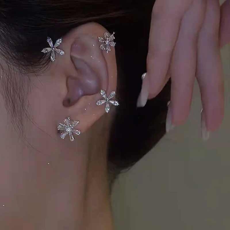 Lisslune | Spinning Snowflake Earrings