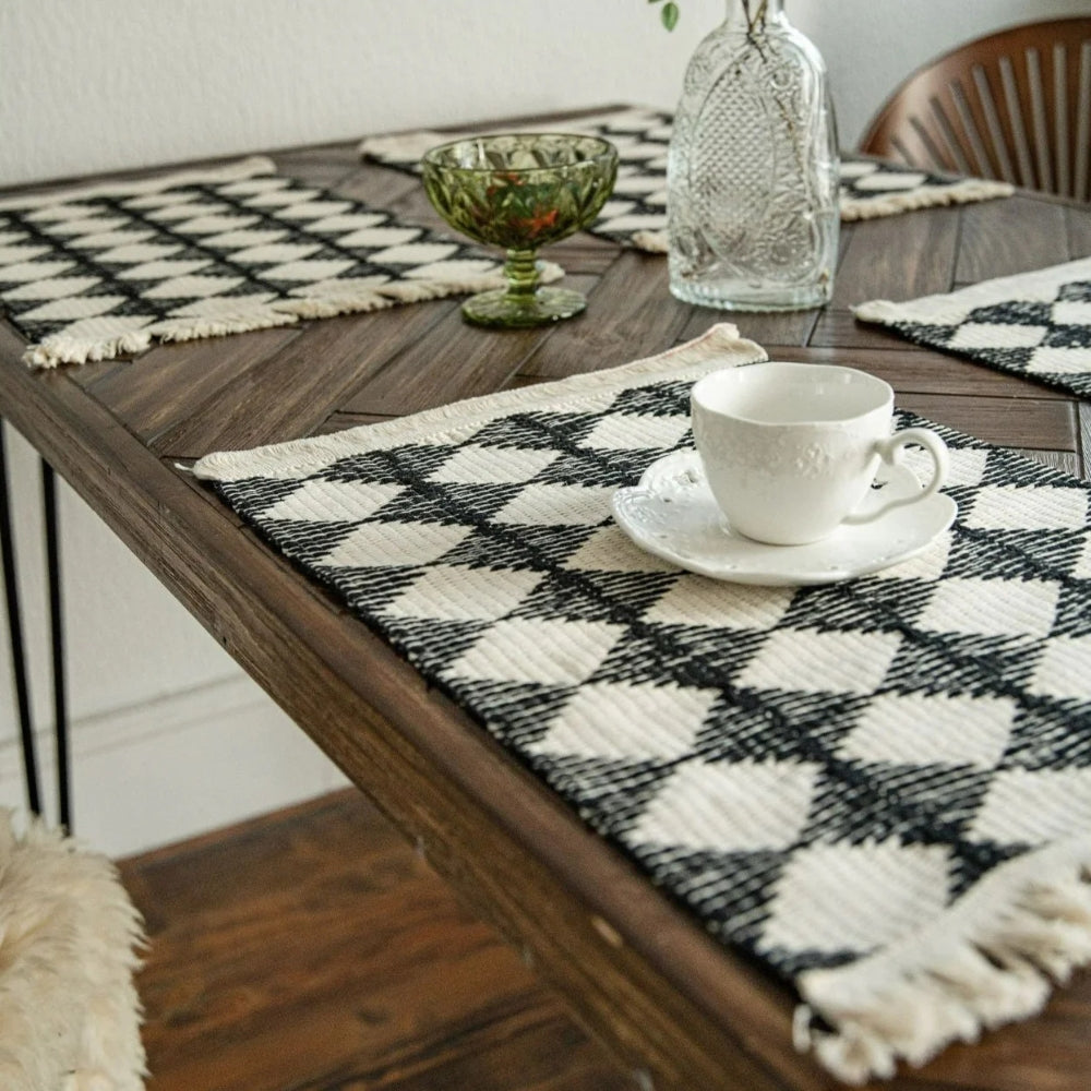 Lisslune | Stitching Tassel Diamond Table Runner