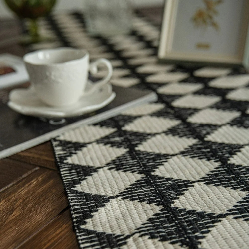 Lisslune | Stitching Tassel Diamond Table Runner