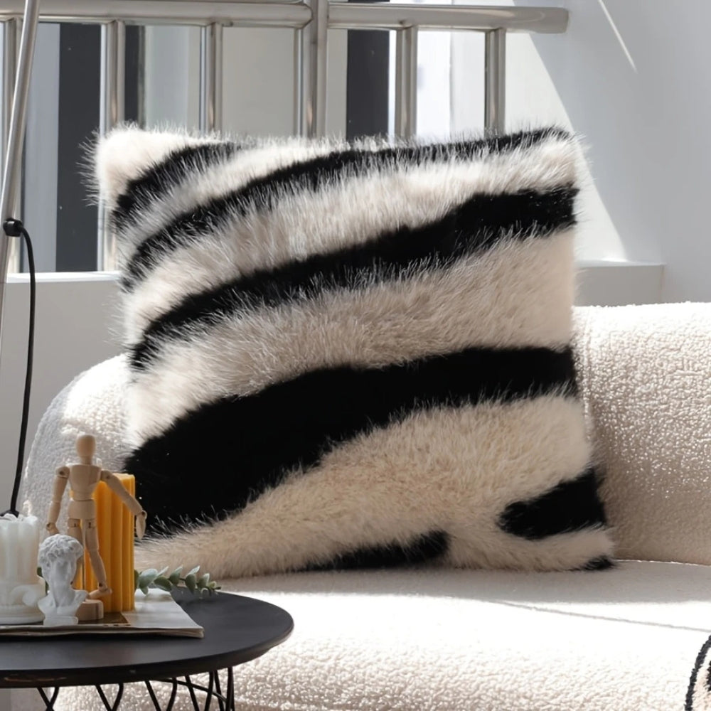 Lisslune | Strié Luxe Synthetic Fur Cushion Cover