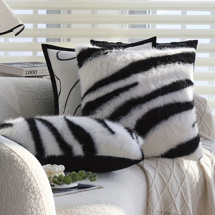 Lisslune | Strié Luxe Synthetic Fur Cushion Cover