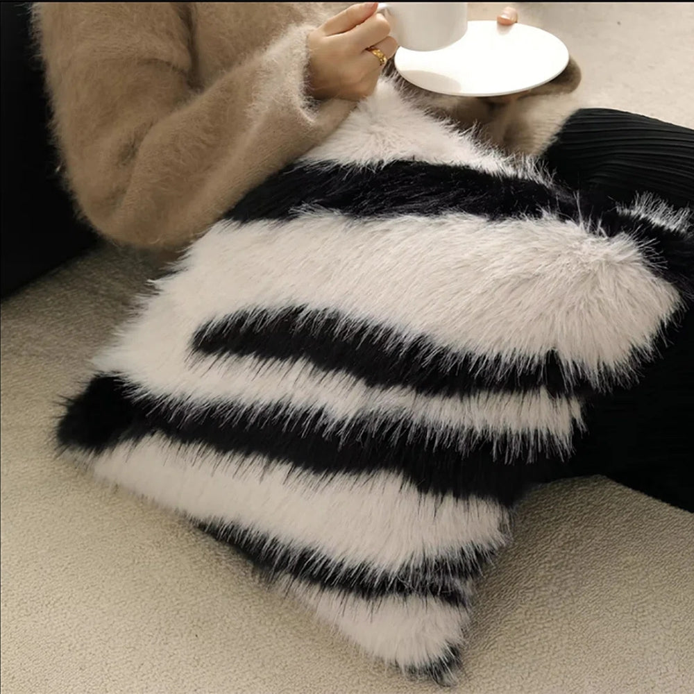 Lisslune | Strié Luxe Synthetic Fur Cushion Cover
