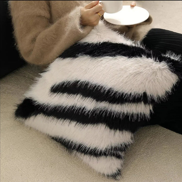 Lisslune | Strié Luxe Synthetic Fur Cushion Cover