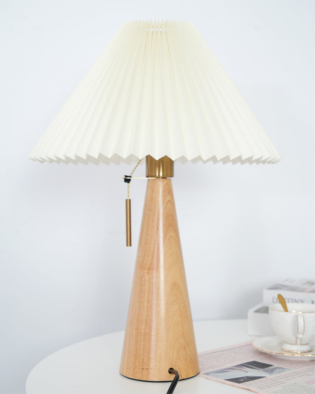Lisslune | AntiqueRadiance – Elegant Wood and Metal Table Lamp