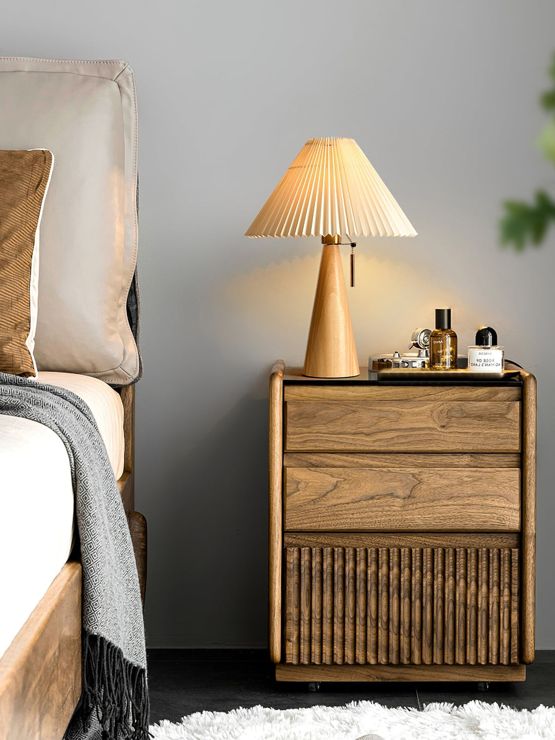 Lisslune | AntiqueRadiance – Elegant Wood and Metal Table Lamp