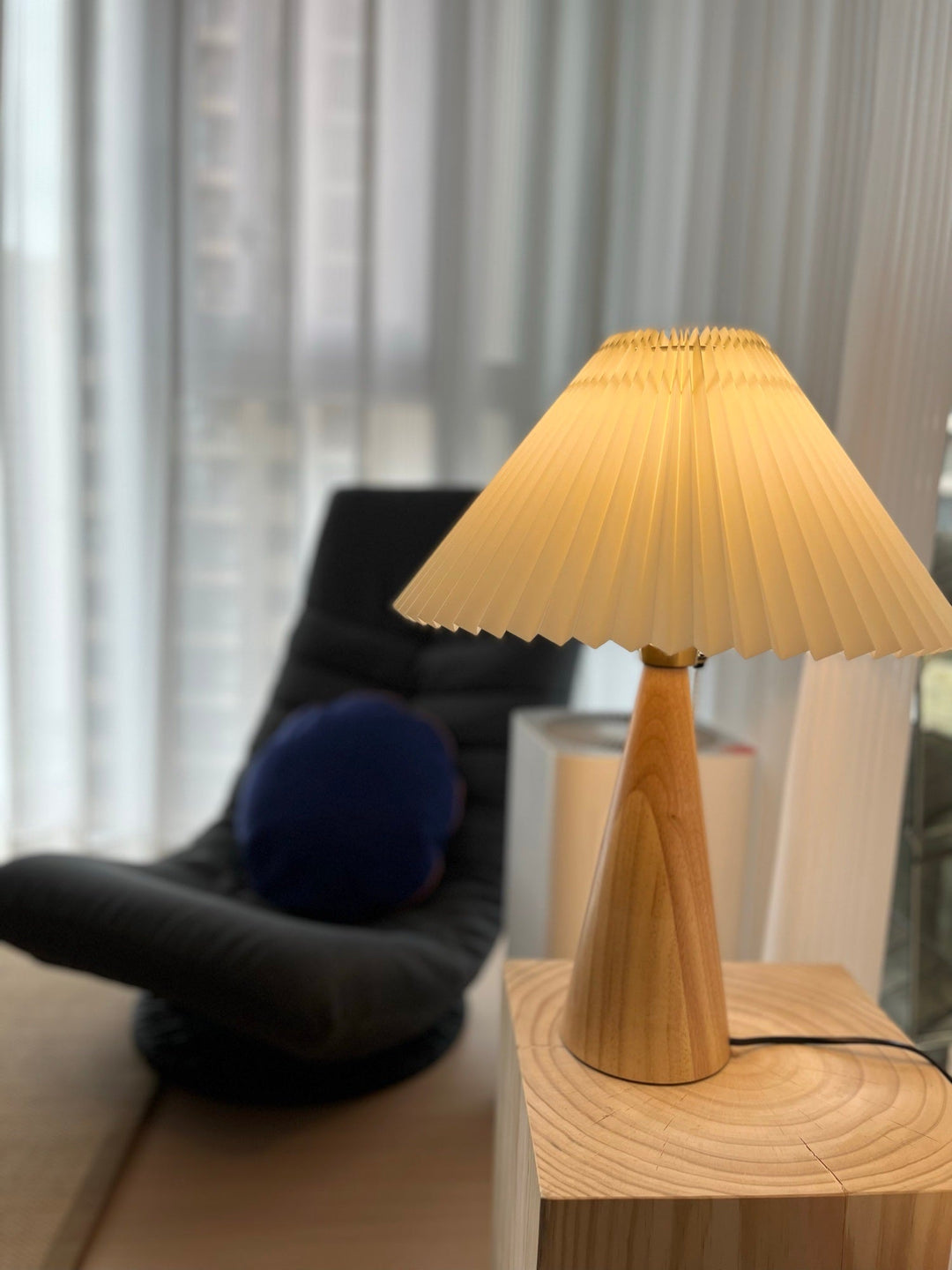 Lisslune | AntiqueRadiance – Elegant Wood and Metal Table Lamp