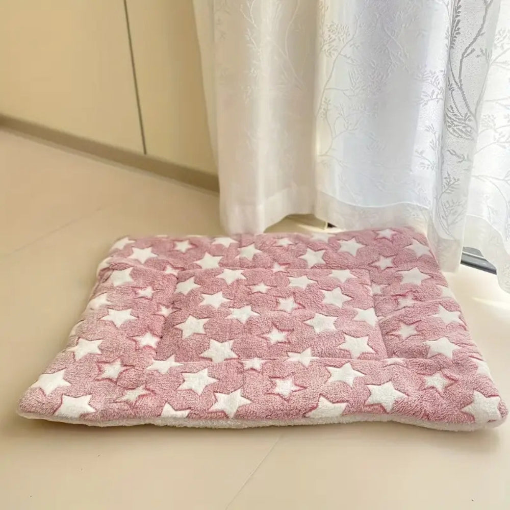 Lisslune | Snuggly Star Ultra-Warm Pet Bed