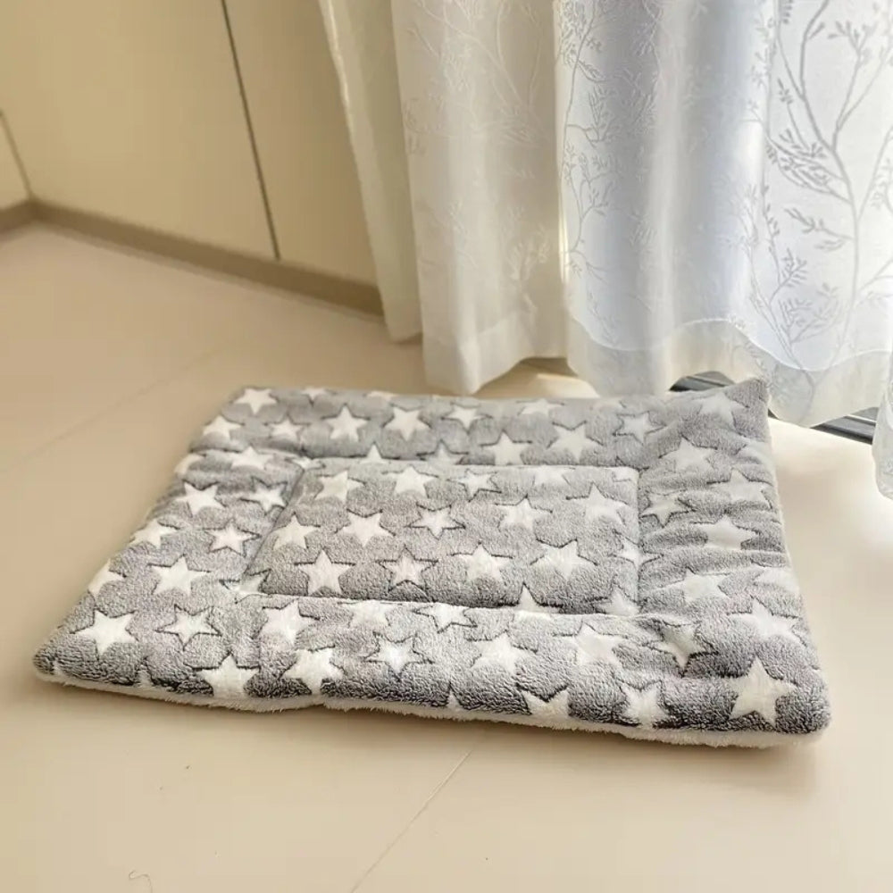 Lisslune | Snuggly Star Ultra-Warm Pet Bed