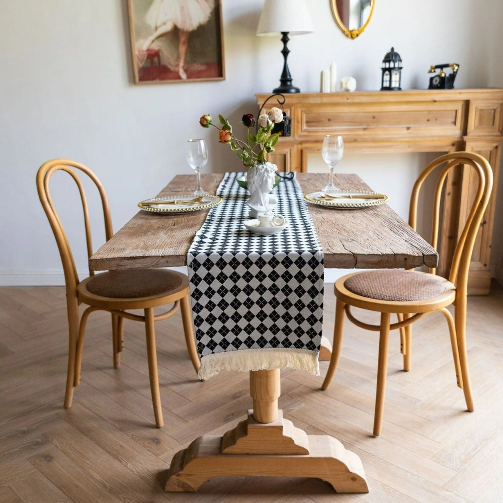 Lisslune | Tasseled Diamond Checkered Table Runner