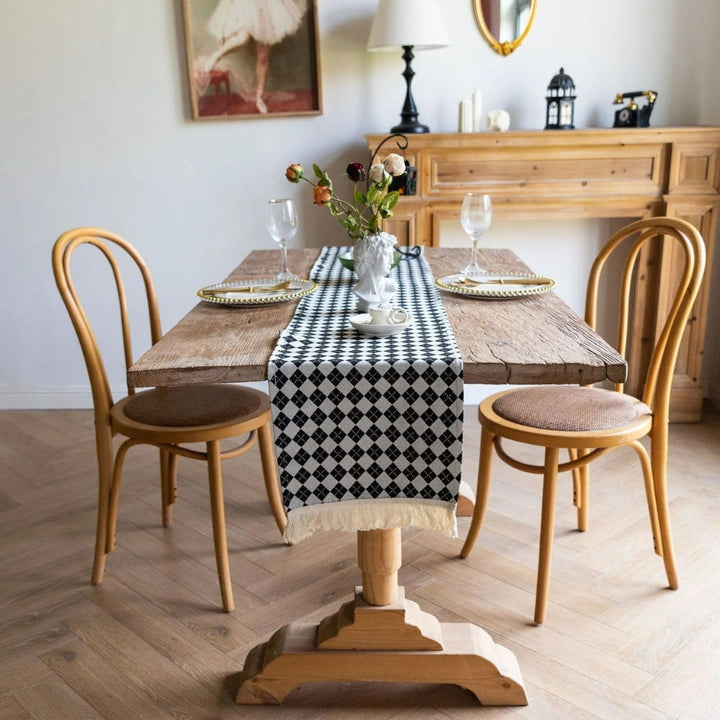 Lisslune | Tasseled Diamond Checkered Table Runner