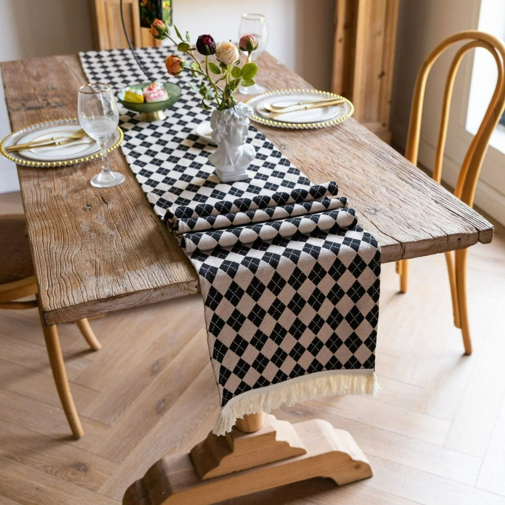Lisslune | Tasseled Diamond Checkered Table Runner
