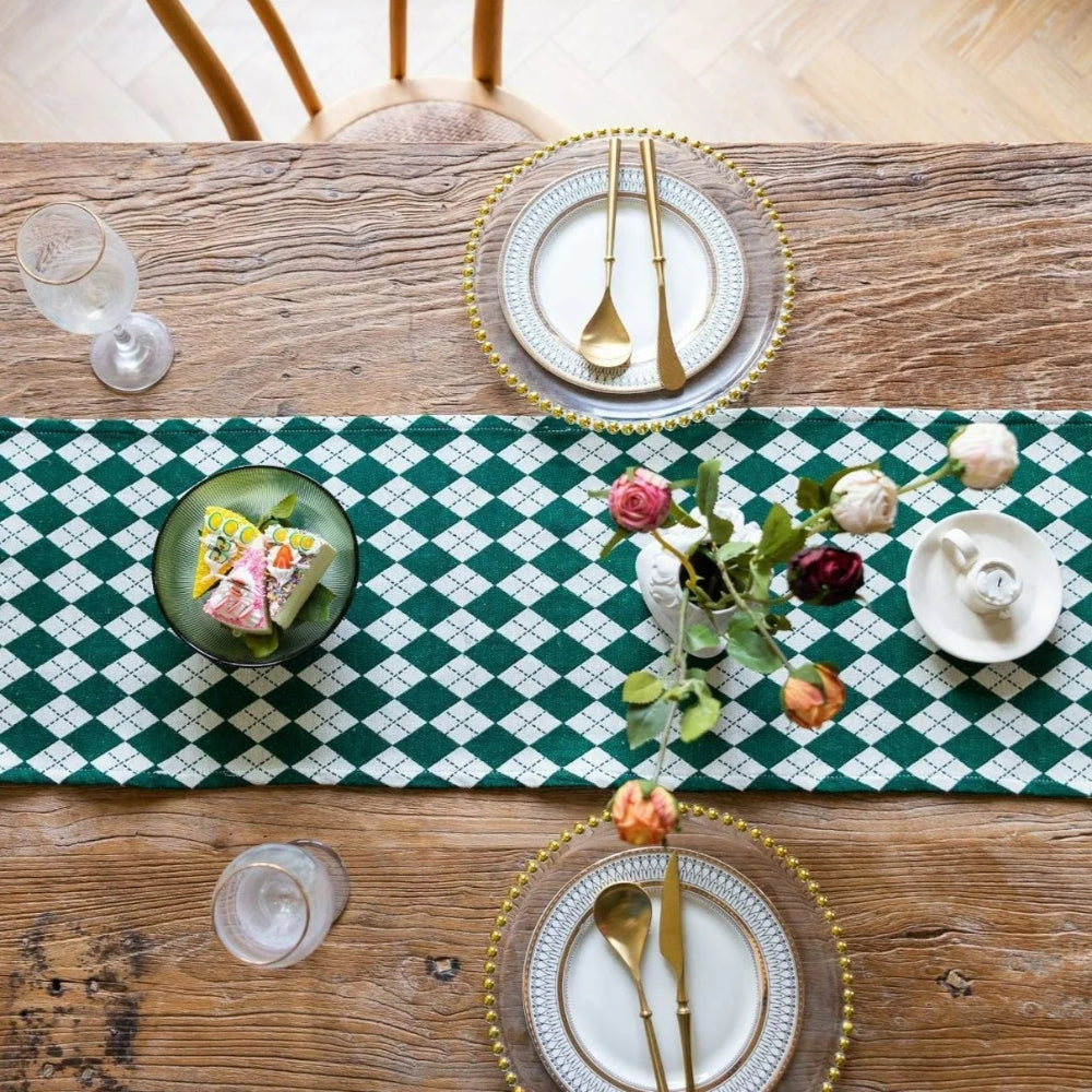 Lisslune | Tasseled Diamond Checkered Table Runner