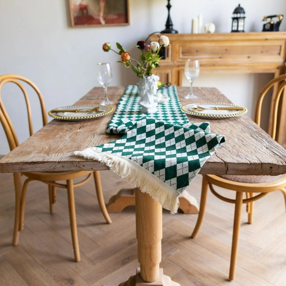 Lisslune | Tasseled Diamond Checkered Table Runner