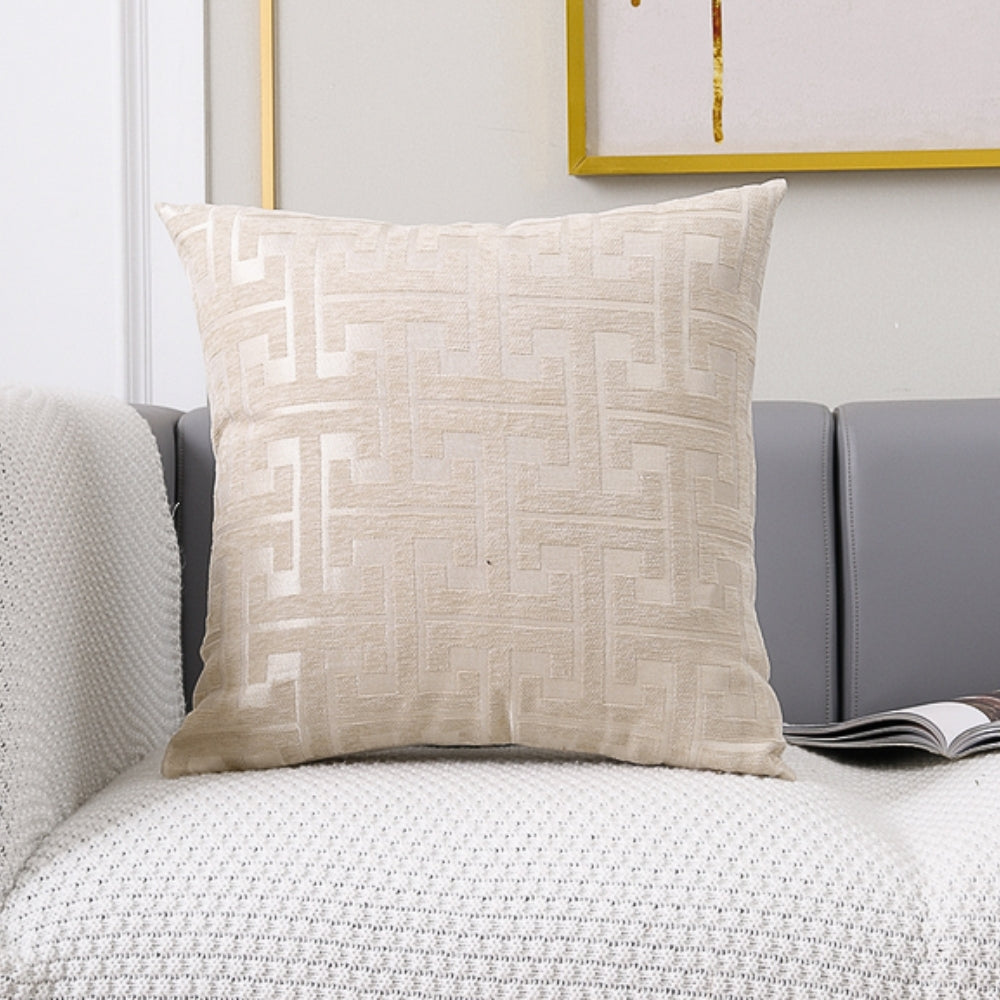 Lisslune | Timeless Maze Pattern Cushion Cover