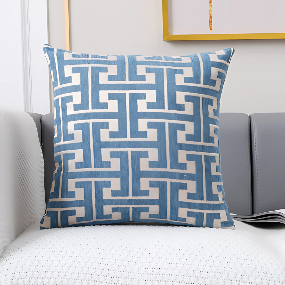 Lisslune | Timeless Maze Pattern Cushion Cover