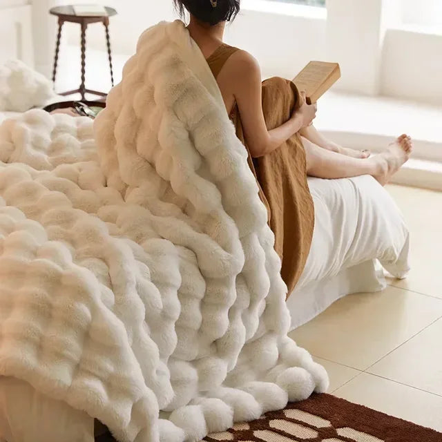 Lisslune | LuxFluff | Fluffy Synthetic Fur Blankets | Portable and Comfortable | Ultimate Warmth