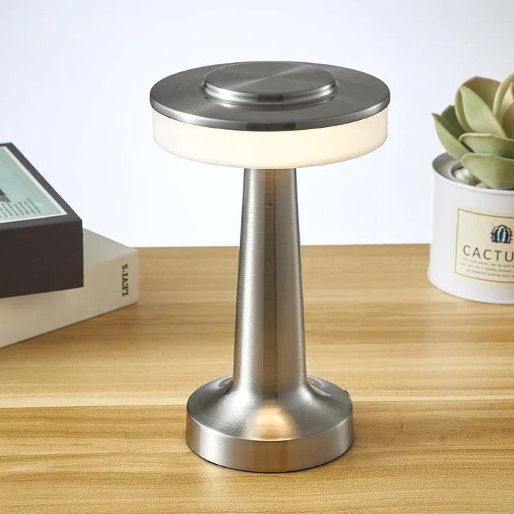 Lisslune | AuraMetal - Nordic-Inspired Table Lamp