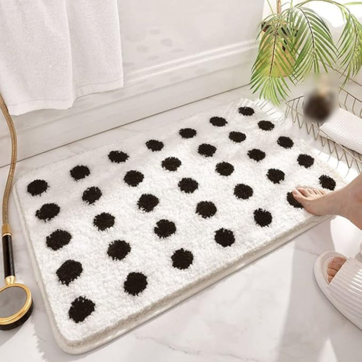 Lisslune | Tufted Plush Polka Dot Bath Mat