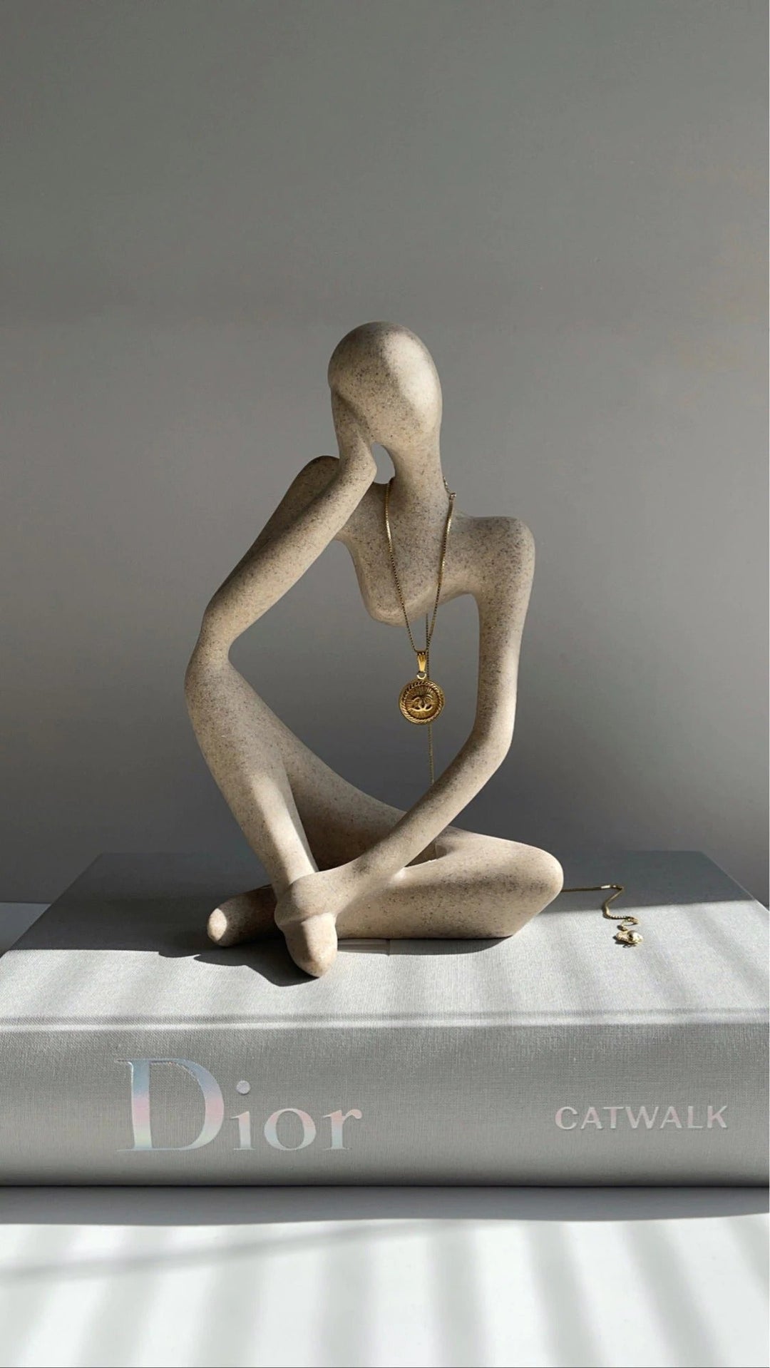 Rynx Artsy People Statue