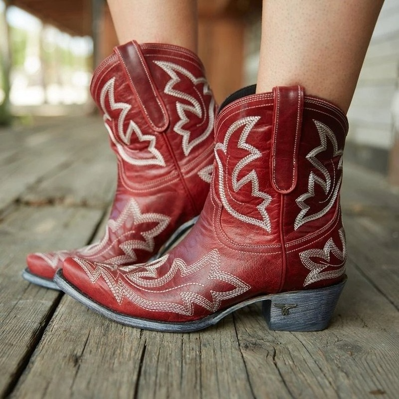 Lisslune | Embroidered Cowboy Boots made of Leather