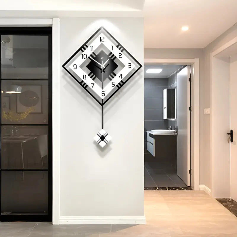 Lisslune | TimelessSquare - Simple square wall clock
