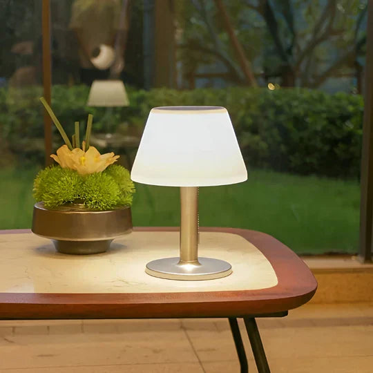 Lisslune | LumaSol - Elegant Solar Border Lamp