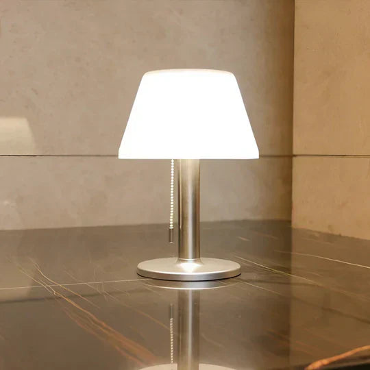 Lisslune | LumaSol - Elegant Solar Border Lamp