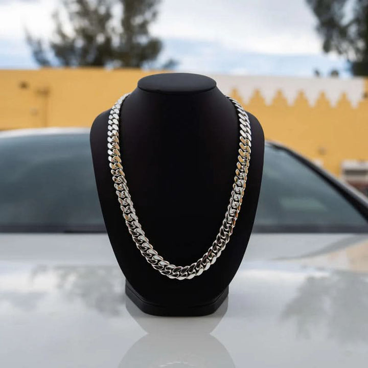 Lisslune | Timeless elegance for a strong appearance