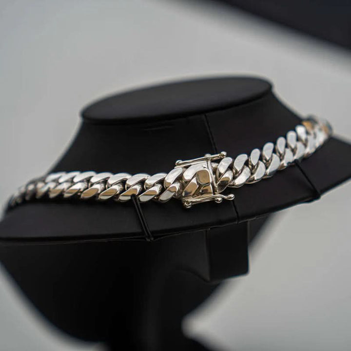 Lisslune | Timeless elegance for a strong appearance