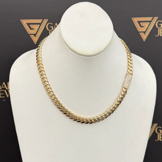 Lisslune | Timeless elegance for a strong appearance