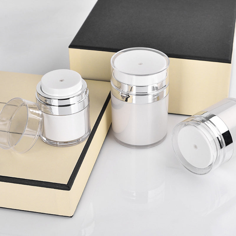 Lisslune | Vacuum bottle for face cream dispensing made of acrylic