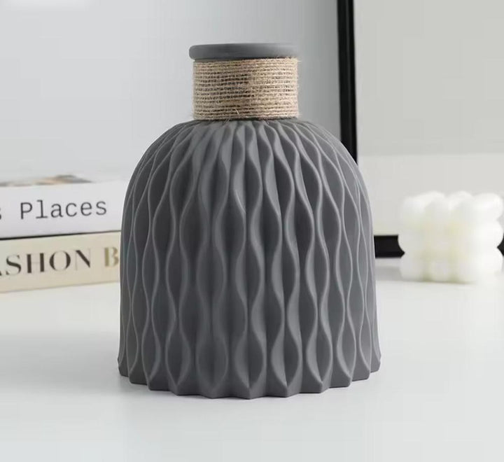 Lisslune | VividVase - Chic ceramic vase for fresh flower arrangements